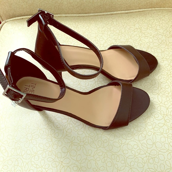 Time And Tru Women's One Strap Heel - Picture 2 of 8